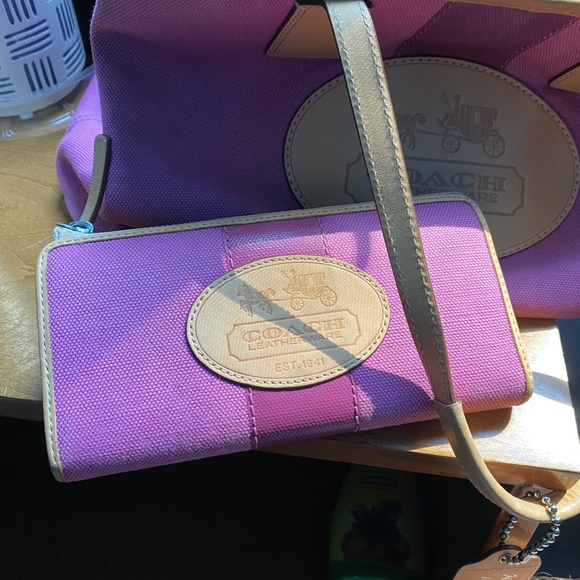 Coach "Hamptons Archive 10th Anniversary" Pink Set - Picture 2 of 8